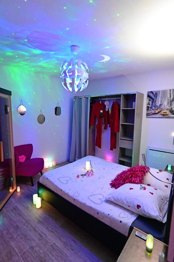 Luxe Sauna Privatif Et Grand Bain Jacuzzi A Deux A Biscarosse Plage Pour Nuit Romantique Avec Decoration Led Et Bougies 比斯卡罗斯 外观 照片