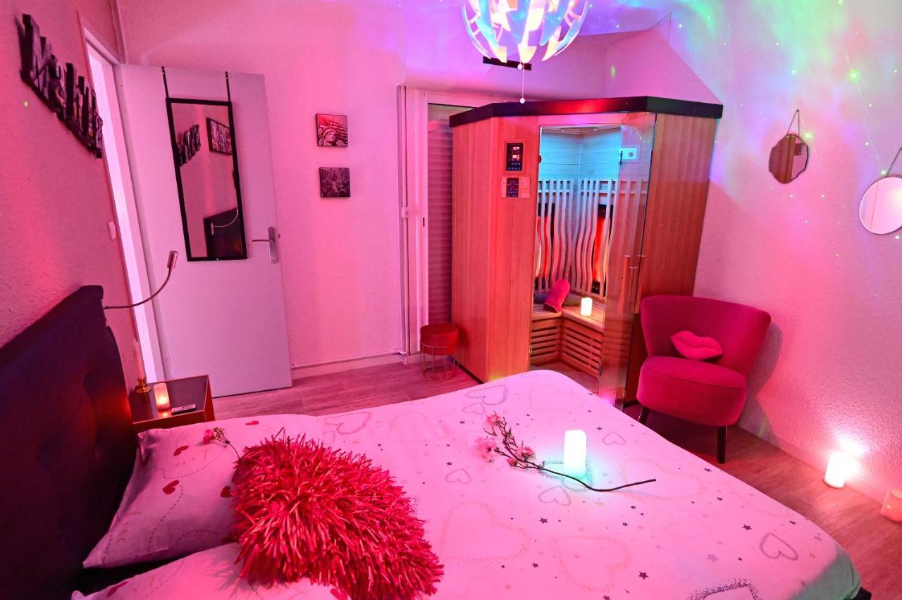 Luxe Sauna Privatif Et Grand Bain Jacuzzi A Deux A Biscarosse Plage Pour Nuit Romantique Avec Decoration Led Et Bougies 比斯卡罗斯 外观 照片